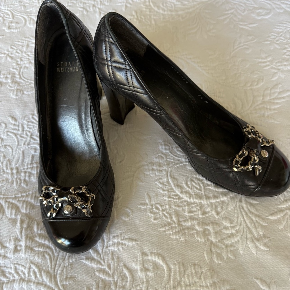 Stuart Weitzman Leather Black Quilted Heels with Chain Bow size 8.5